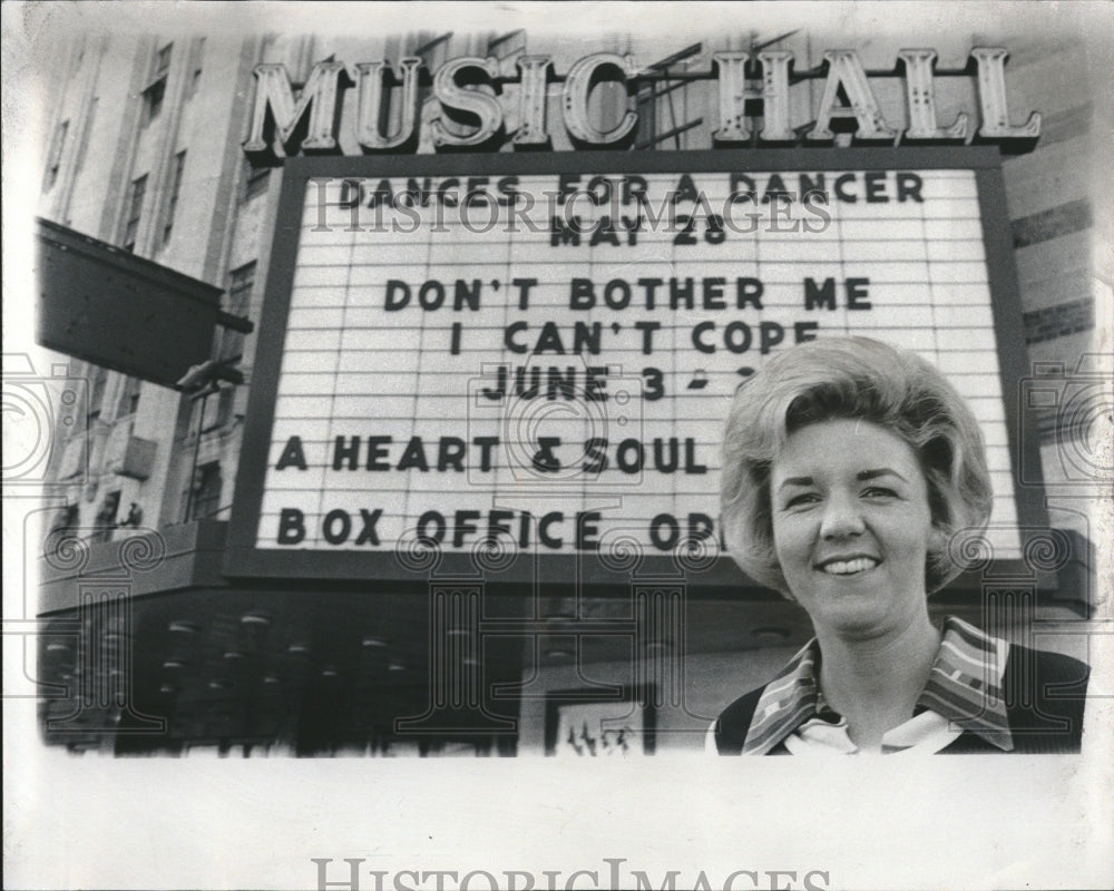 1975 Press Photo Music Hall Dance Michigan Opera Snow - RRV01715 - Historic Images