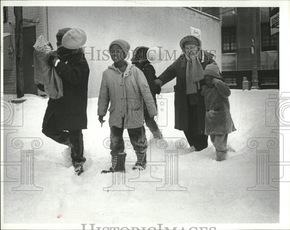 1982 Mrs Francis Synder Detroit Cobo Hall - Historic Images