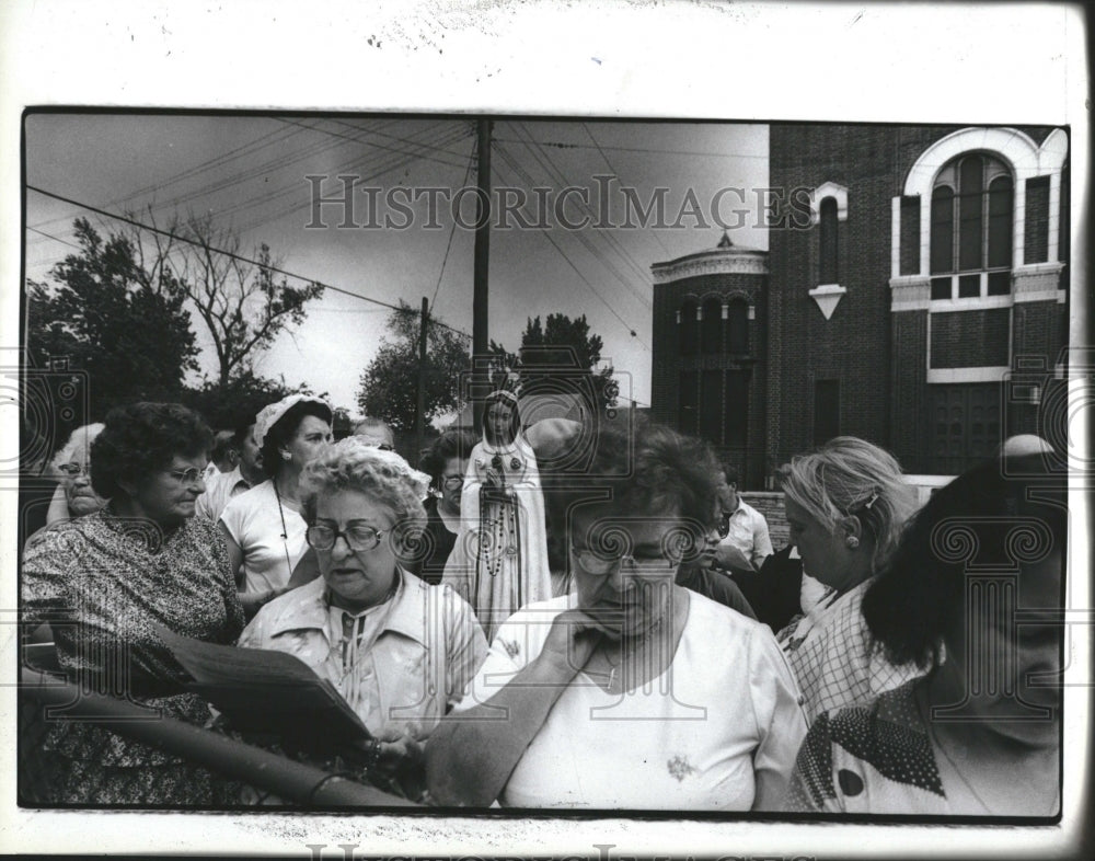 1981 Press Photo Detroit Chrch Catholic Members Service - RRV01835 - Historic Images