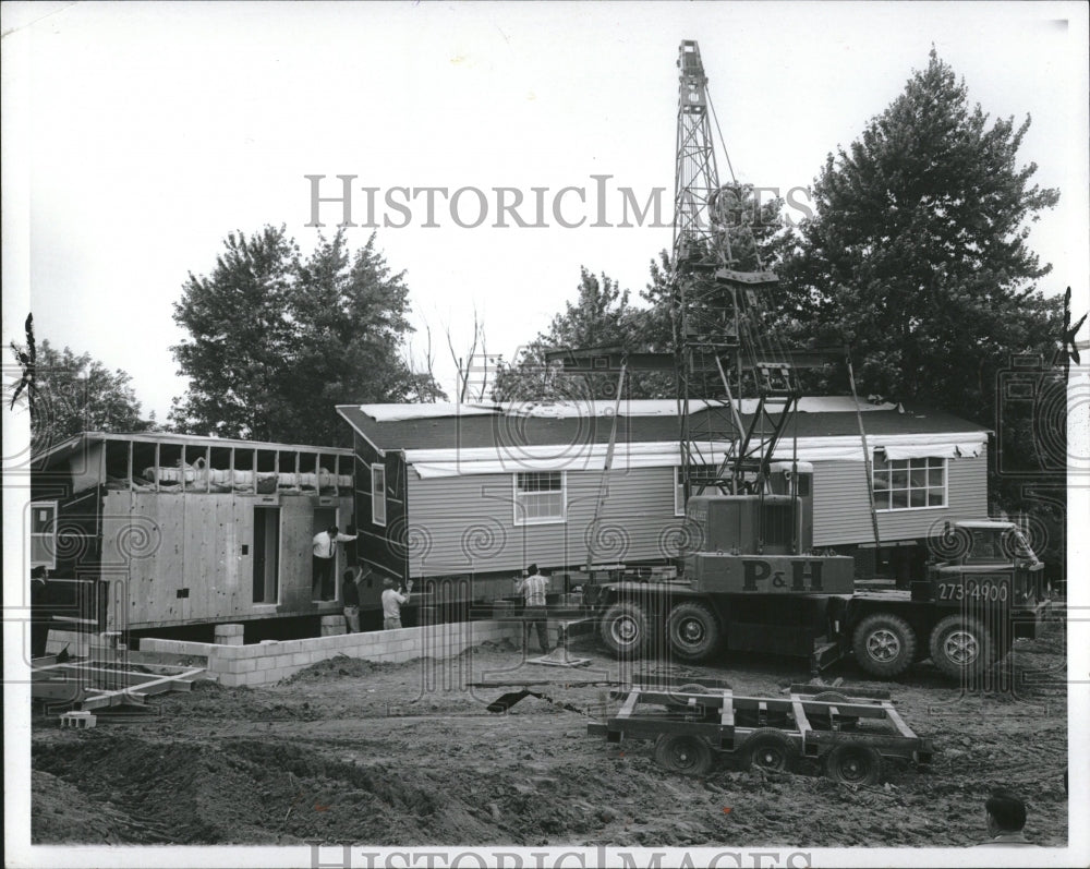 1969 Press Photo Picture Shows House Prefab Crane - RRV01881 - Historic Images