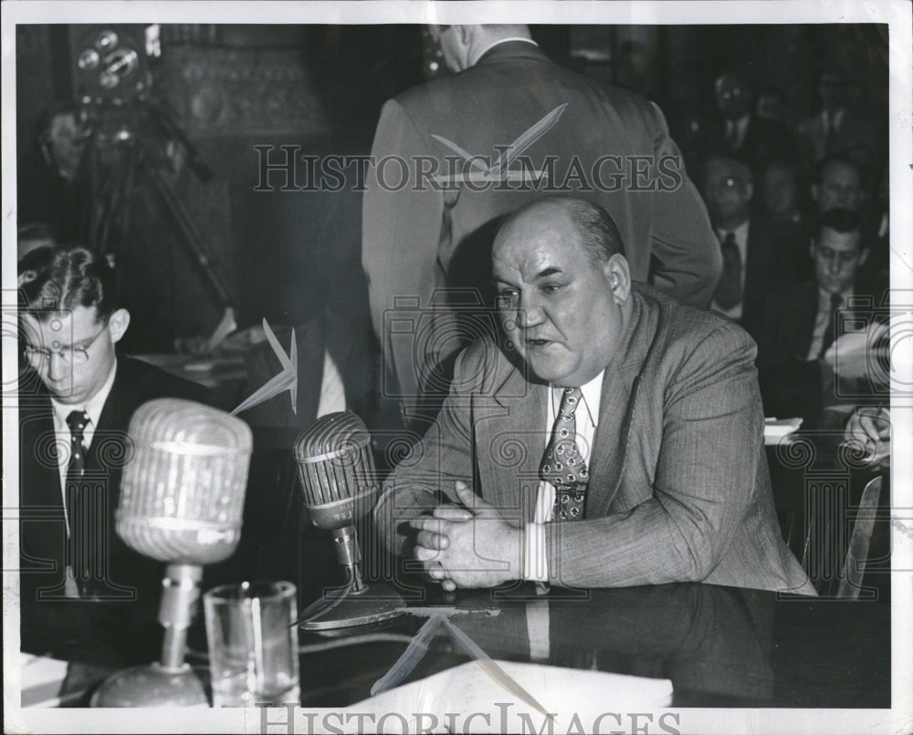 1951 Willard Hold of Con - Historic Images