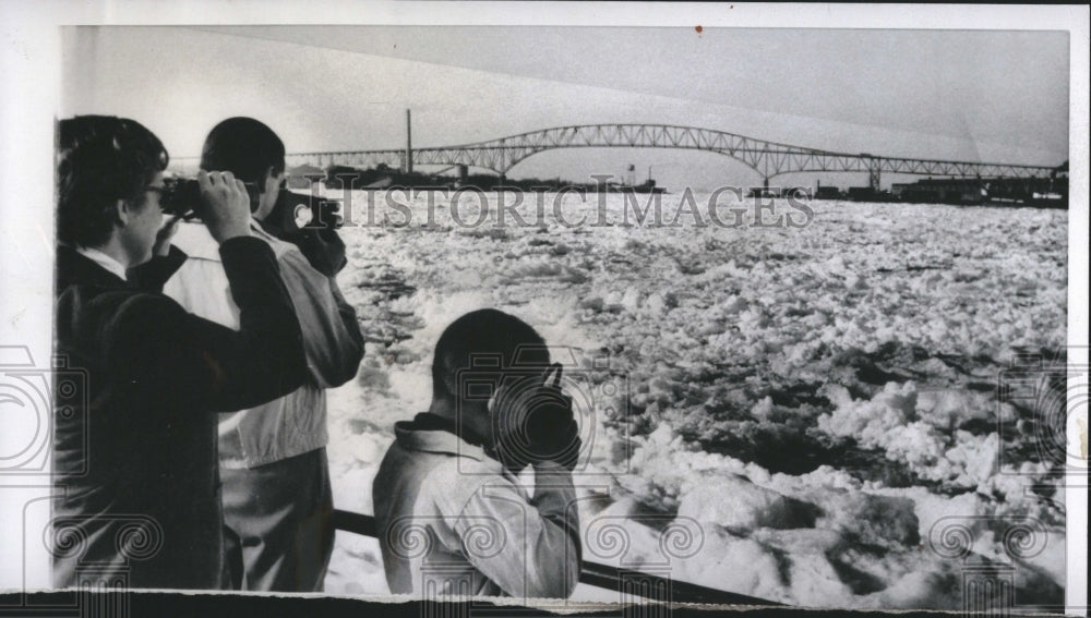 1958 Press Photo Miles Detroit River Ice Choles Clair - RRV02085 - Historic Images