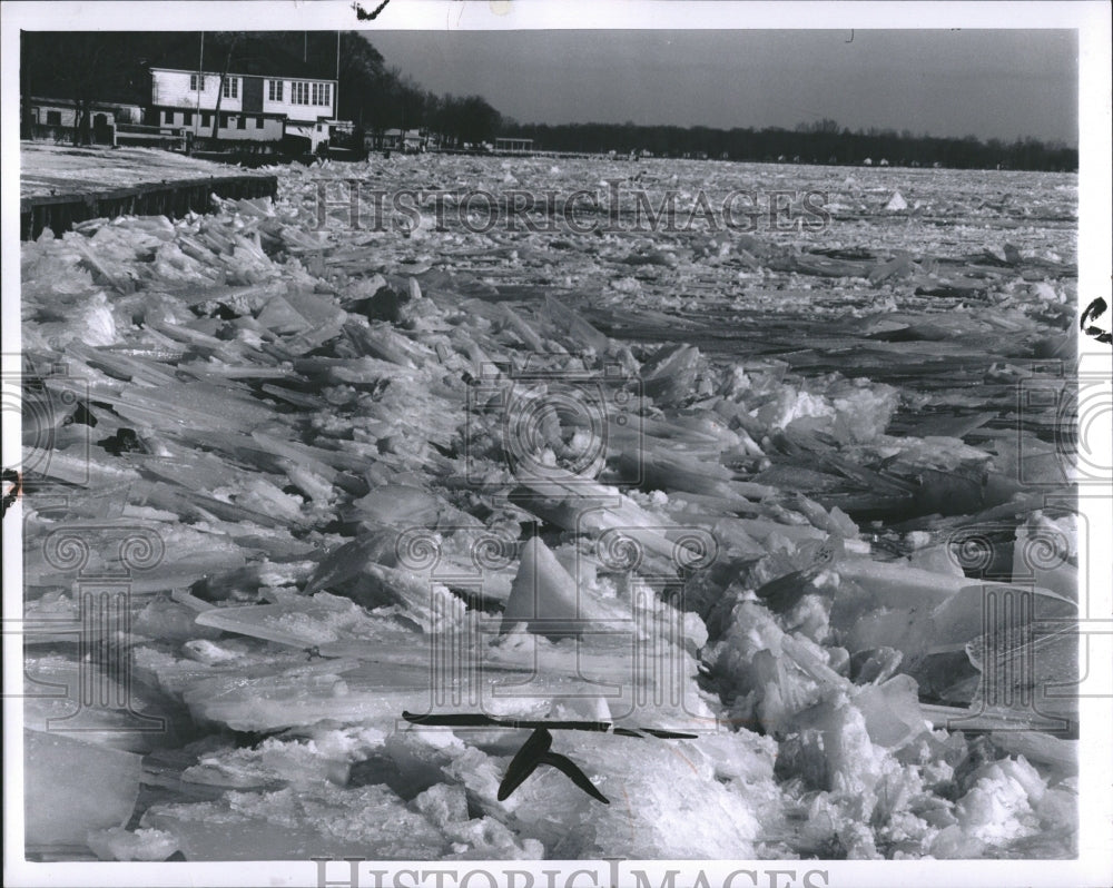 1963 Ice Jams St Clair River Michigan - Historic Images