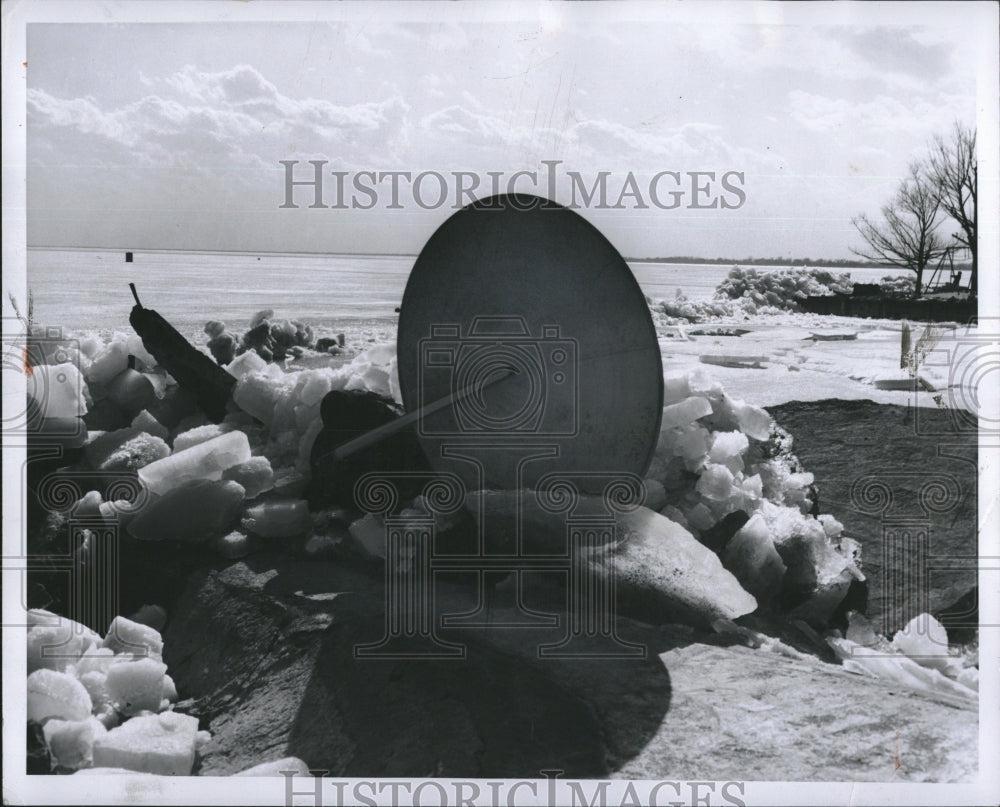 1957 Ice Michigan Met Beach-Historic Images