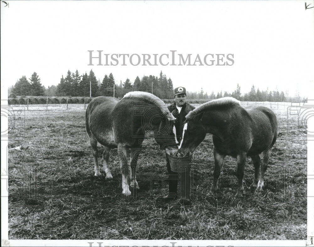 1991, Sorry May Frigid Randy Hall Four Men - RRV02209 - Historic Images