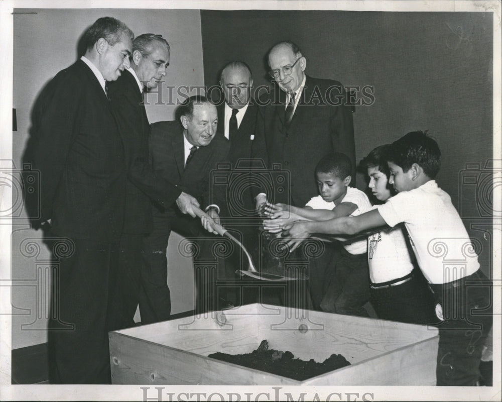 1962 Press Photo Boys Club Meyers David Chairman Ground - RRV02465 - Historic Images