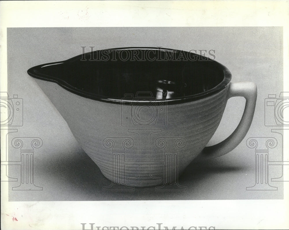 1982 Store Gadget Handle Bowl Food Lip-Historic Images