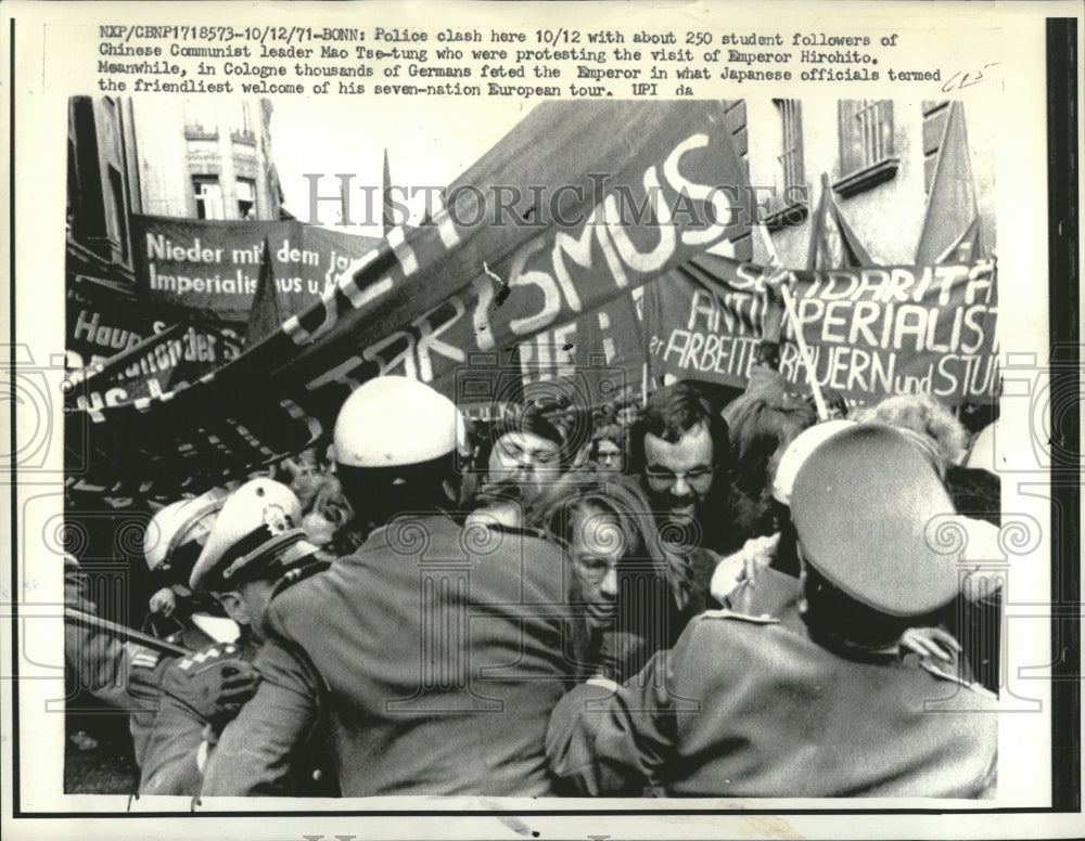 1971 Polcie Clash Student Follower Emperor - Historic Images