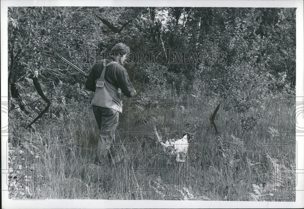 1972 Press Photo Hunting Doug Woress Battle - Historic Images