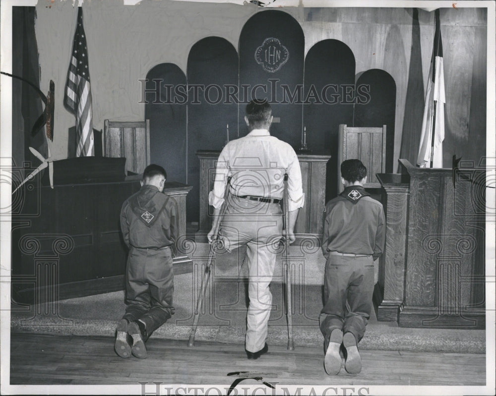 1954 Detroit Boy Scouts Praying Handicapped - Historic Images