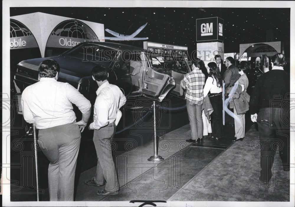 1971, Detroit Auto Show Oldsmobile display - RRV03629 - Historic Images