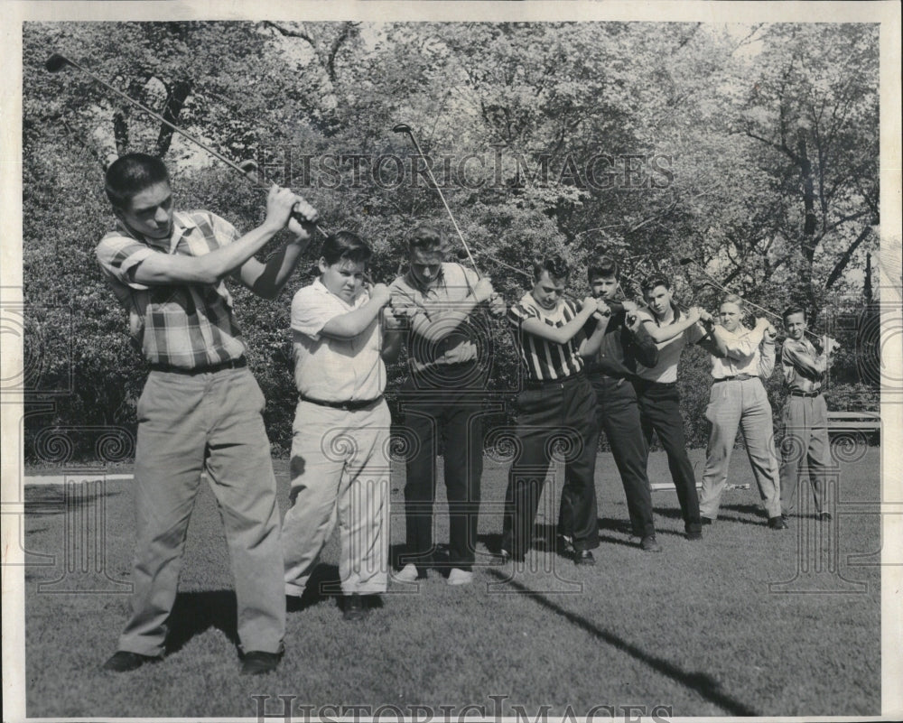 1958, Chicago Boys Club golf swings - RRV04069 - Historic Images