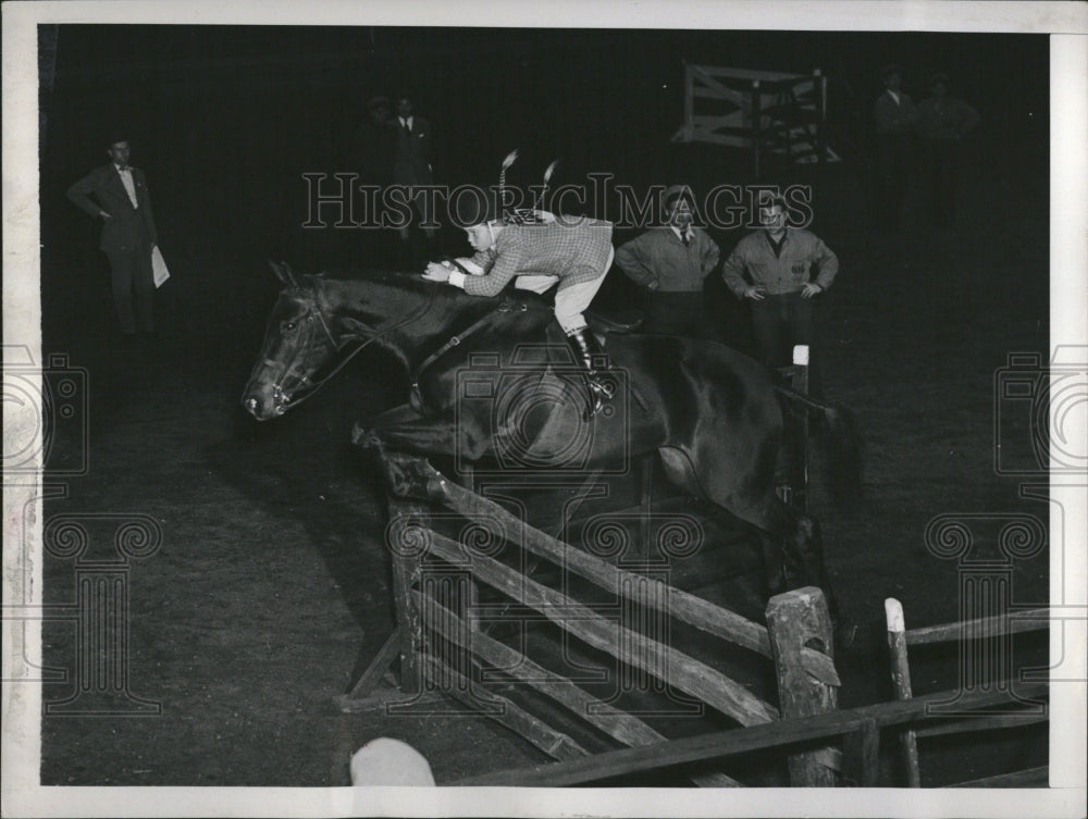 1952 Press Photo Barbara Gardner Horse Show Tiny - RRV04365 - Historic Images