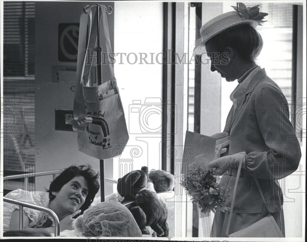 1982 Press Photo Princess Anne Tours Denver Hospital - RRV04621 - Historic Images