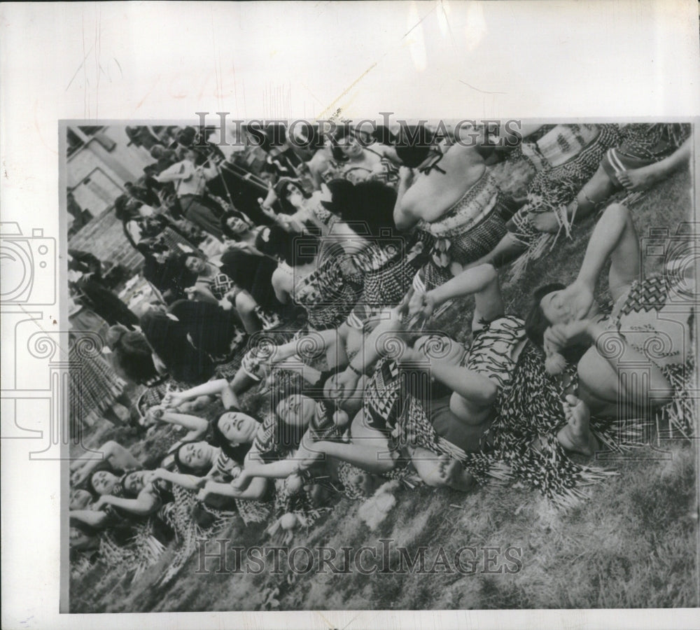 1954 Press Photo Poi Dance/New Zealand/Maori - RRV04835 - Historic Images