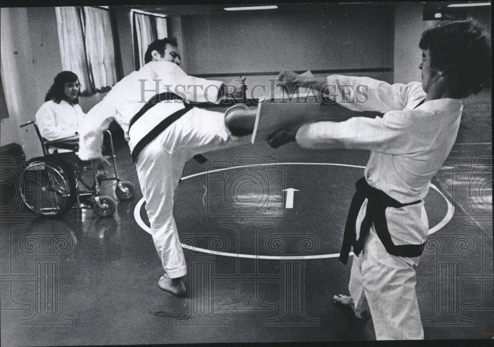 1975 Press Photo Tae kwon do handicapped Martinez Seref - RRV05325 - Historic Images