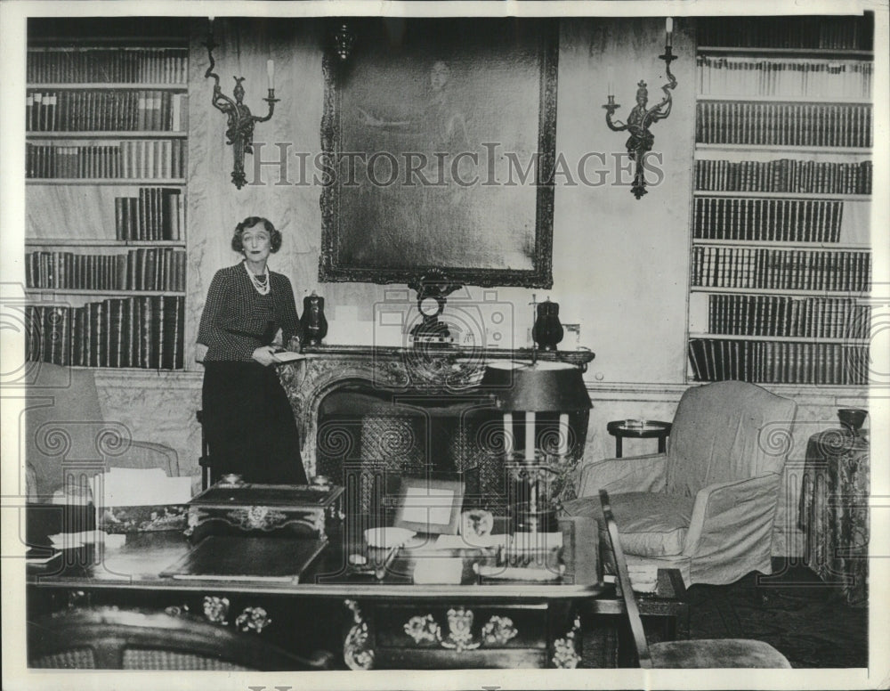 1934 Duke Duchess Kent London Home Library - Historic Images