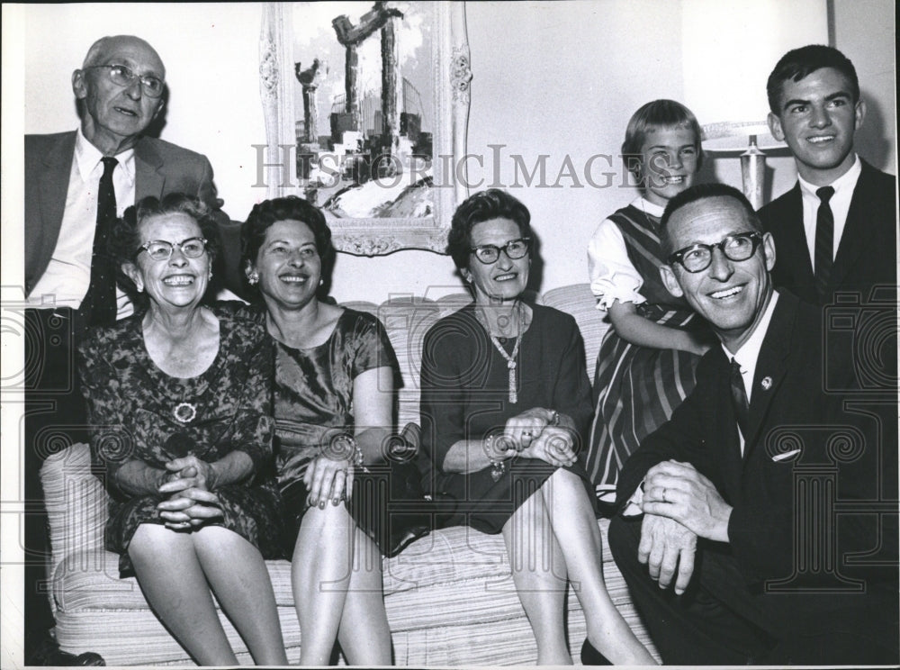 1962, Famous Family Members Children Smile - RRV05721 - Historic Images