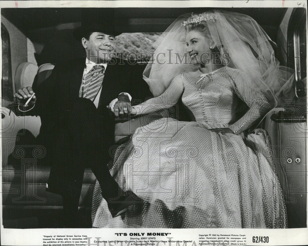 1962, Jerry Lewis Joan O`Brien Theater Money - RRV06153 - Historic Images