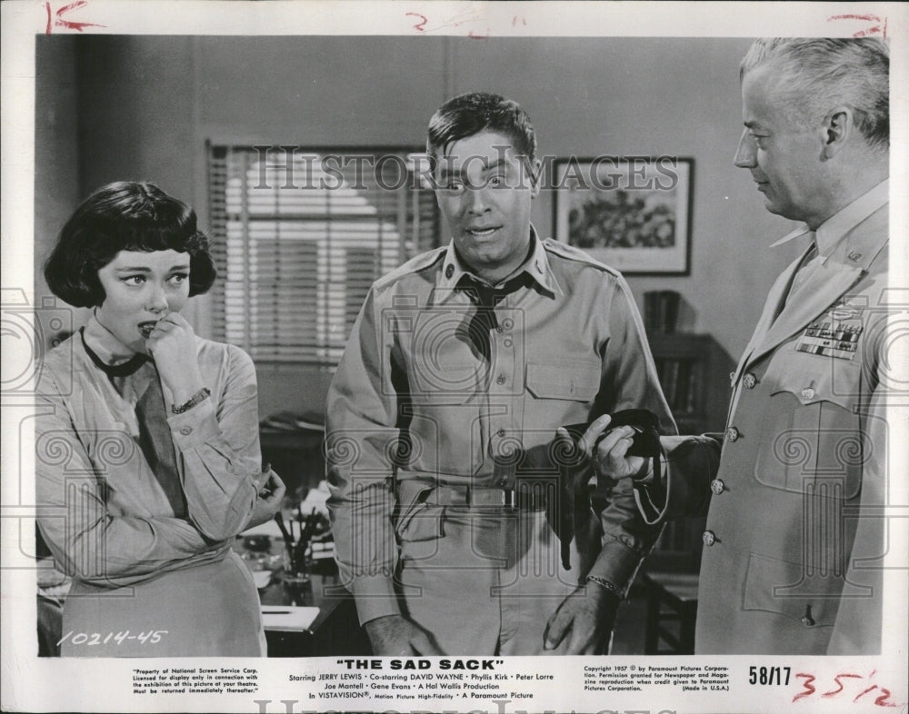 1957 Press Phto Jerry Lewis Phyllis Kirk Sad Sack Star - RRV06163 - Historic Images