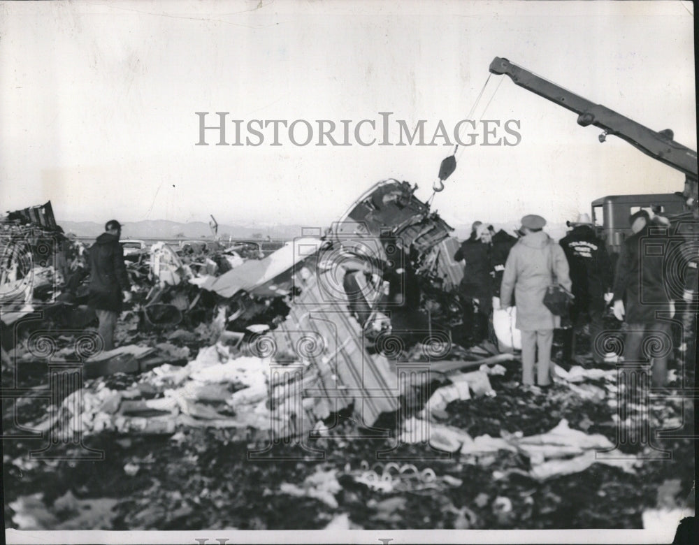 1955 Press Photo Mobile Crane Fuselage Huge Airliner - RRV06283 - Historic Images