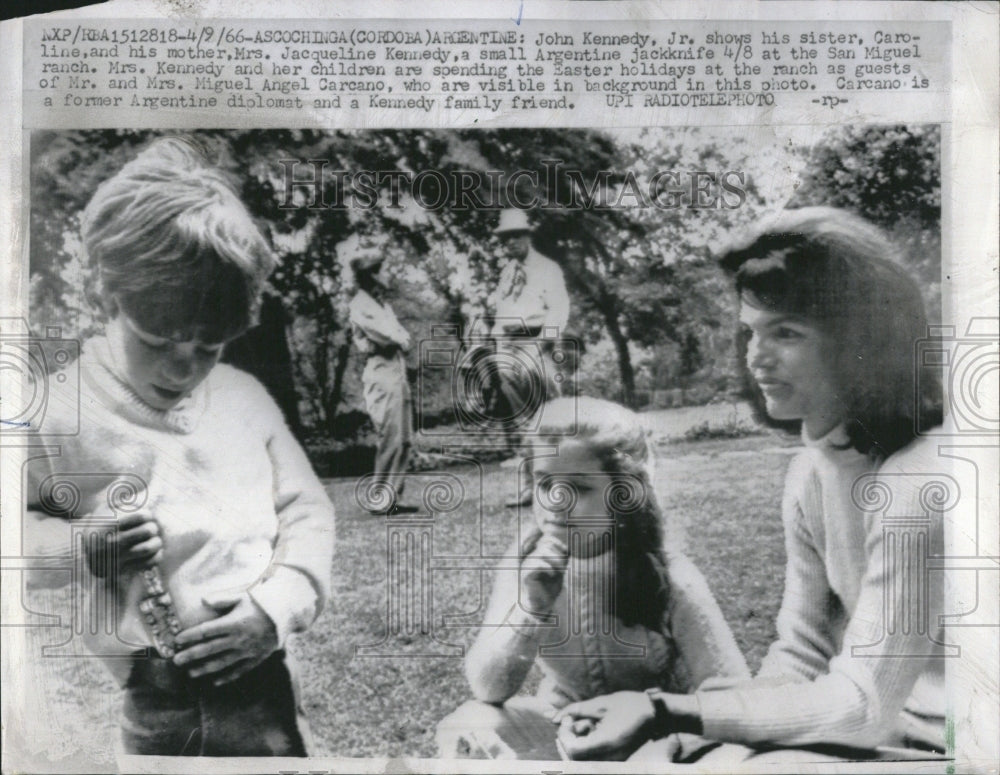 1966, John Kennedy Jr Caroline Mother Easter - RRV06639 - Historic Images