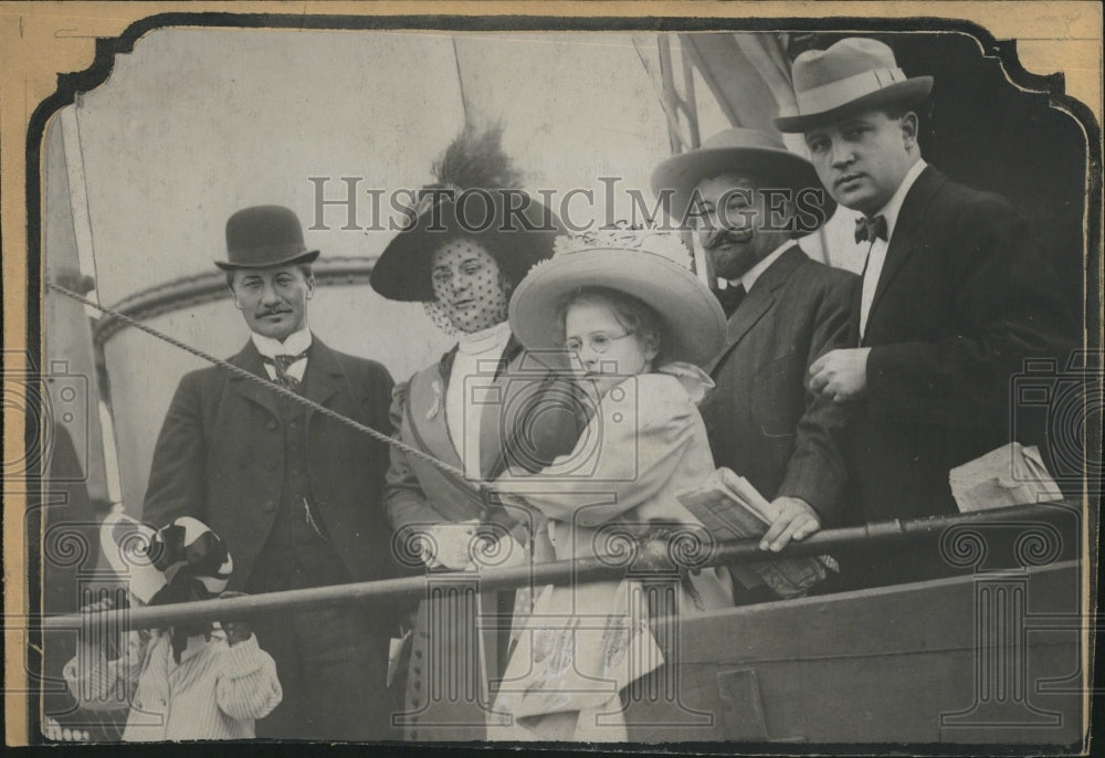 1909, Explorers two little daughters - RRV06899 - Historic Images