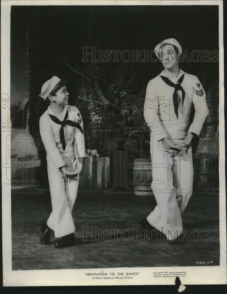 1960, Gene Kelly Sinbad Sailo David Kasday - RRV07131 - Historic Images