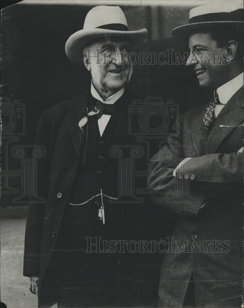 Press Photo Chamne~y Depen person suit hat photo pose - RRV07283 - Historic Images