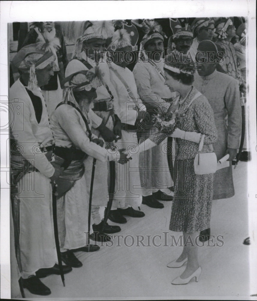 1961 Press Photo Queen Elizbeth II Britain Udaipur - Historic Images