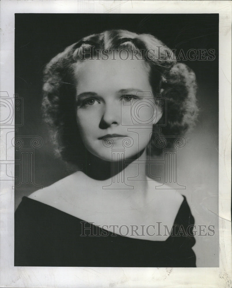 1942, Barbara Jane Ford Chicago Socialist - RRV08065 - Historic Images