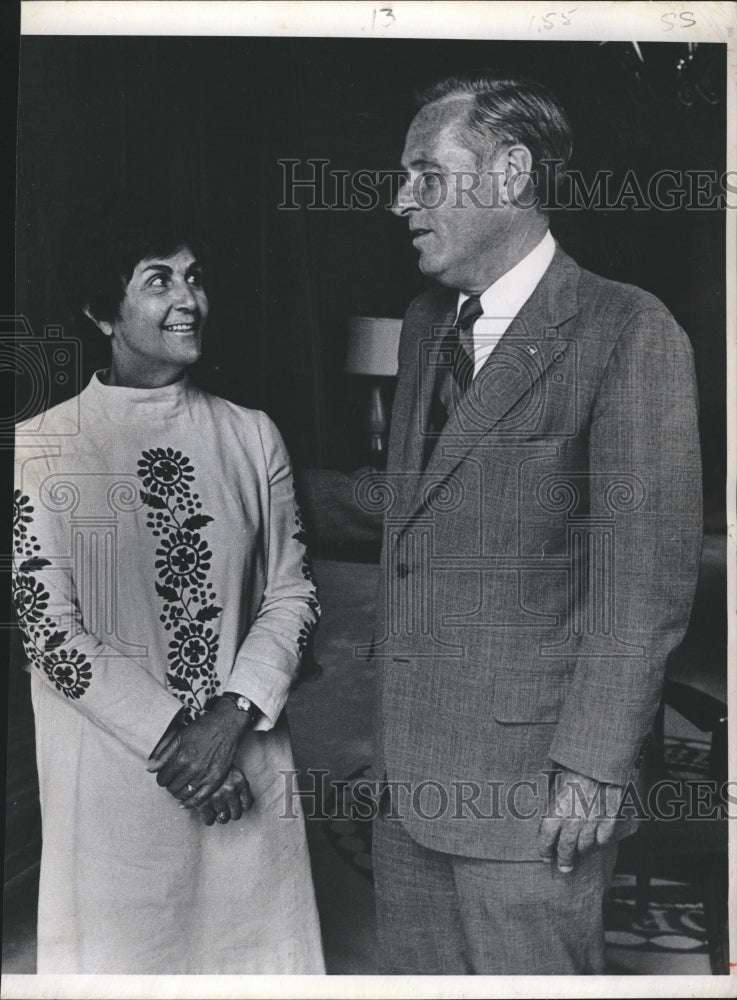 1970 Press Photo Gov John Lovee politician Mrs Blanche - Historic Images