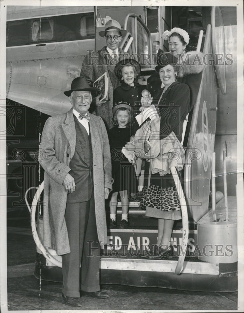 none Member Peter Hagner Holme Family Airport Plane - RRV10019 - Historic Images