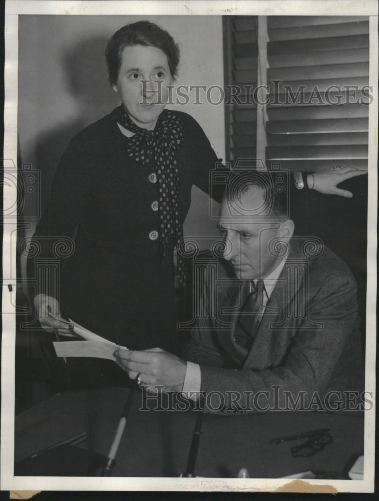 1934 Press Photo Indicted District Attorney And Sister - Historic Images