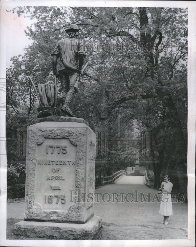 1953, Paul Revere Statue Battle Old N Bridge - RRV10467 - Historic Images