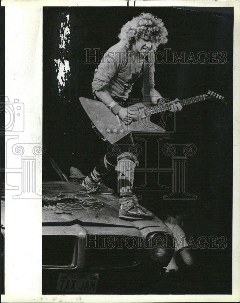 1983 Press Photo Sammy Haggar Concert Guitar Camaro - RRV10989 - Historic Images