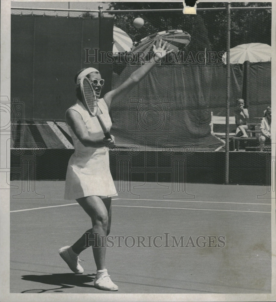 1958, Tennis player Dorothy Knode - RRV11577 - Historic Images