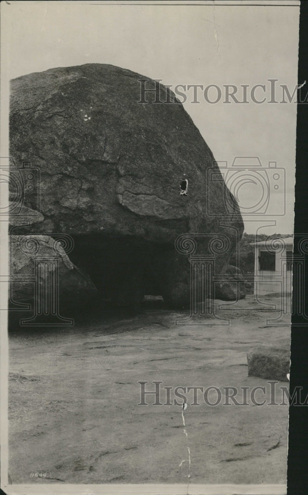 Press Photo Picture Shows Rock Beside House - Historic Images