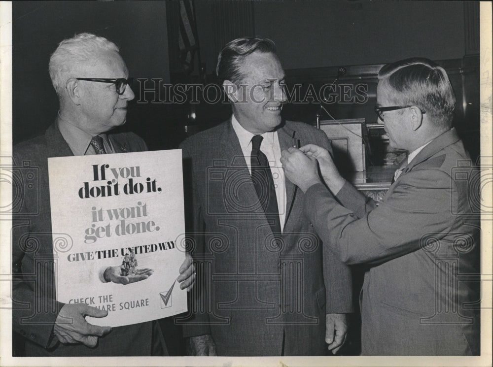 1970 Press Photo Governor Opens UW Drive John Love Kast - RRV12763 - Historic Images