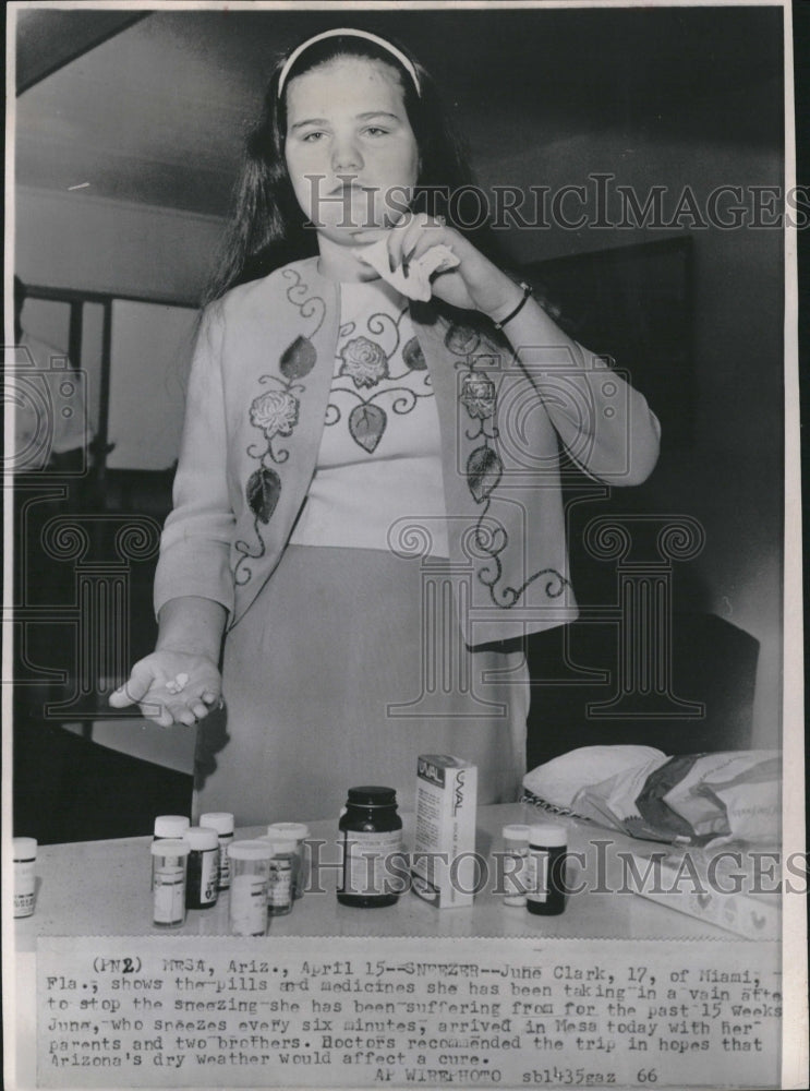 1966 Press Photo Sneeze Allergy Pills Medicine - RRV13423 - Historic Images
