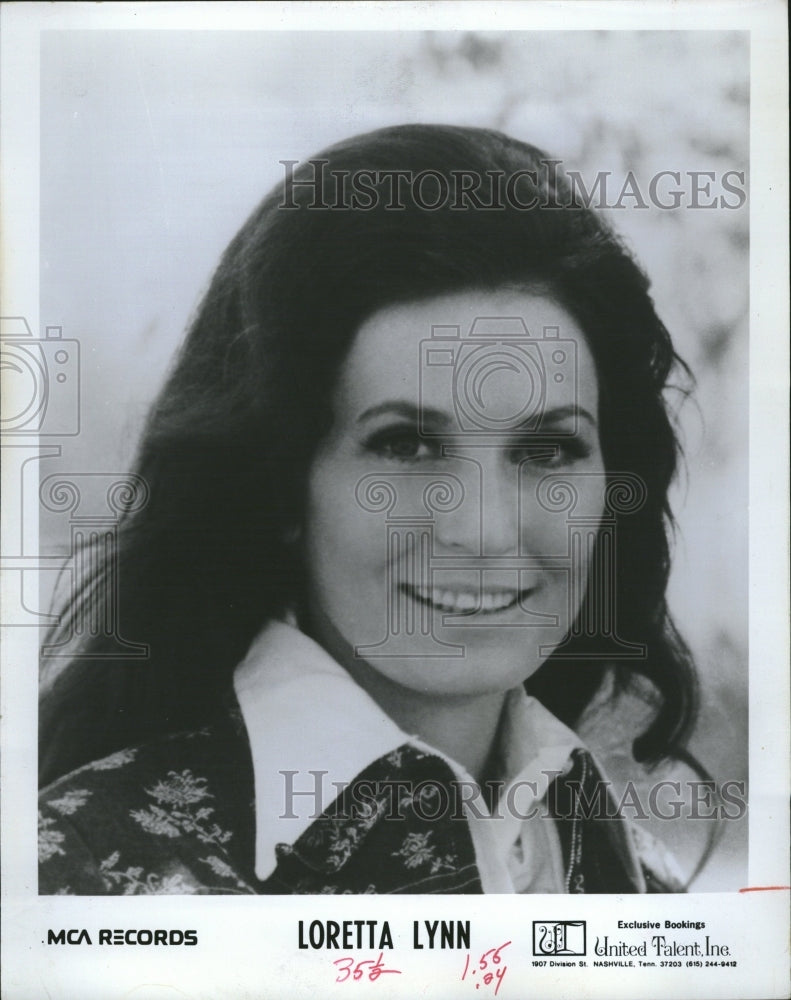 1974, Loretta Lynn Singer - RRV13677 - Historic Images