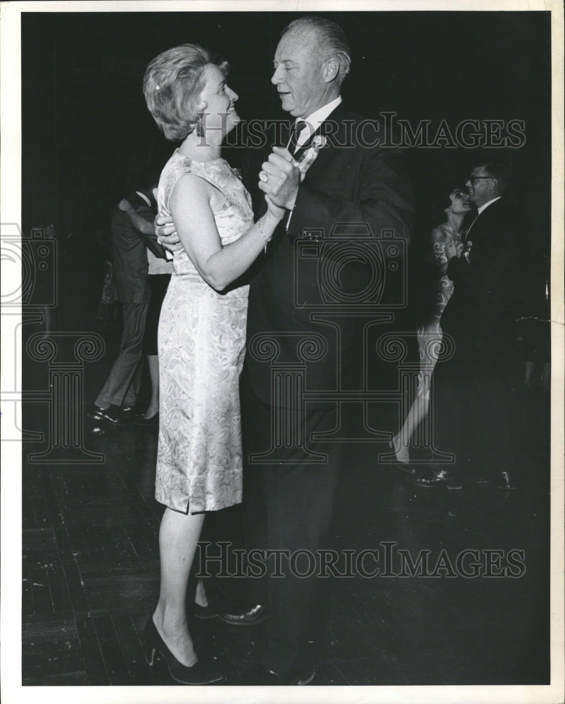 1965 Press Photo Governor Stephen Marjorie McNichols - Historic Images