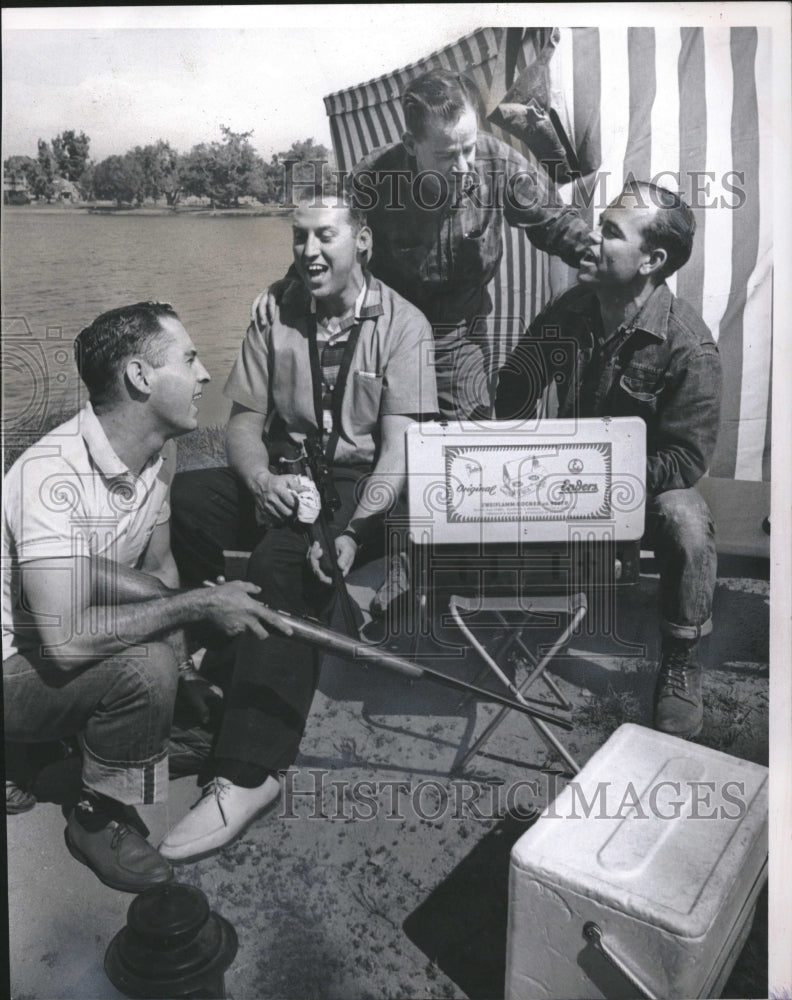 1962 Press Photo Campfire Chuck Norviel Arvada Bob Gill - Historic Images