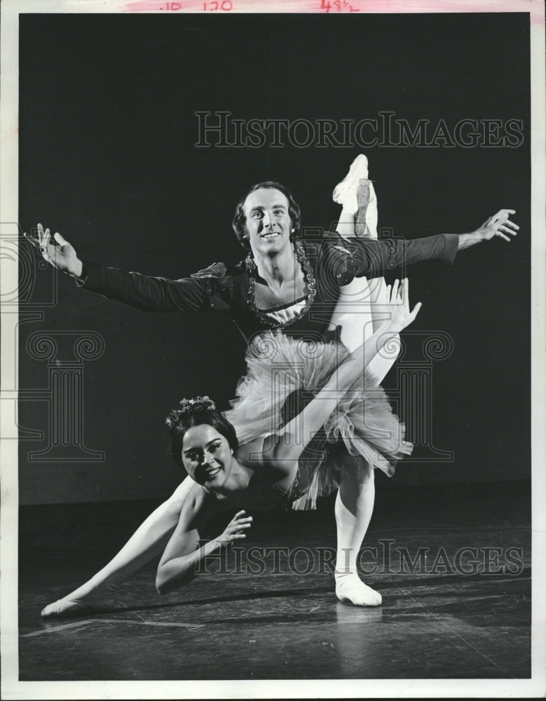 1974 Press Photo Richard Denny Michelle Guiberteau - RRV14555 - Historic Images