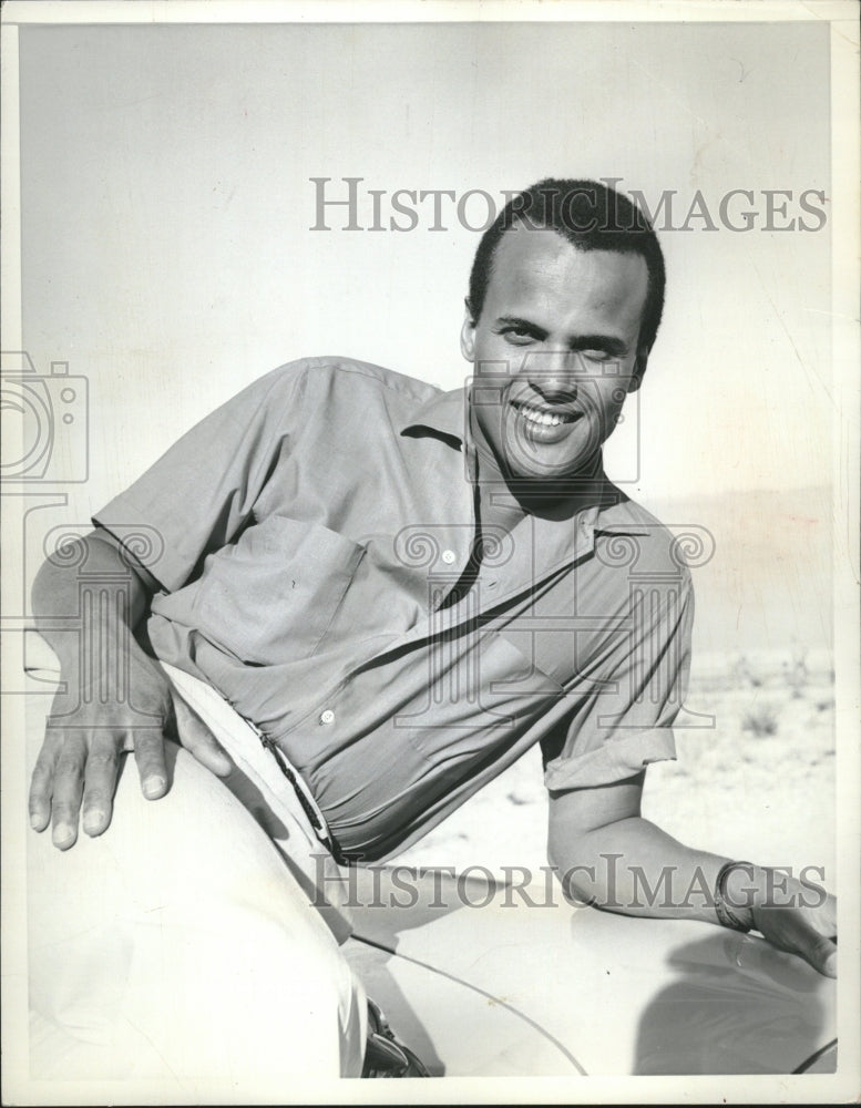 1961 Press Photo Harry Belafonte Perry Comoalong NBC TV - RRV14937 - Historic Images