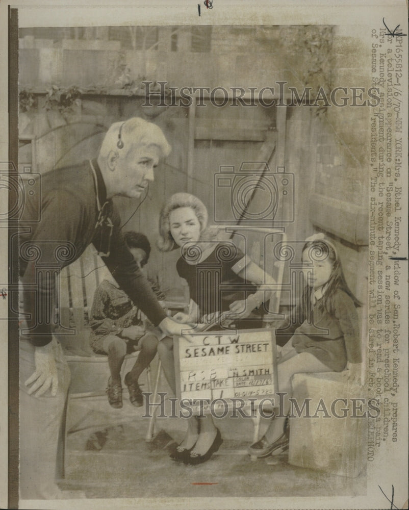 1970 Street Senator Robert Kennedy Ethel TV - Historic Images