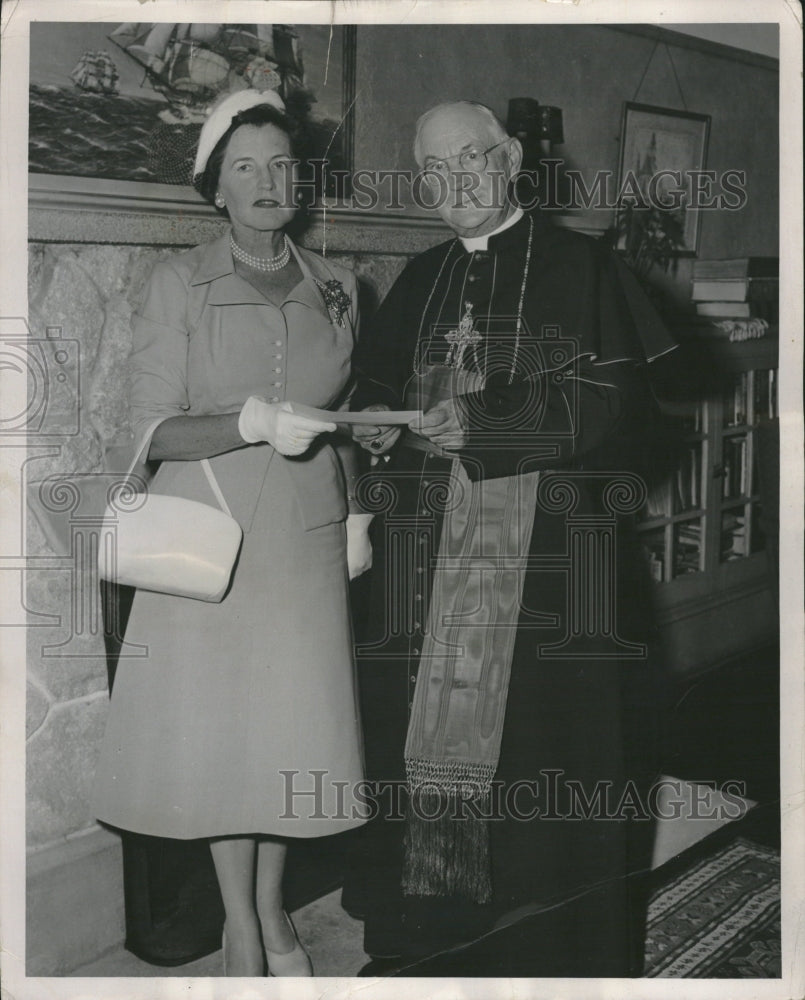 Press Photo Mrs Joseph P Kennedy Payment Check Cardinal - RRV15391 - Historic Images