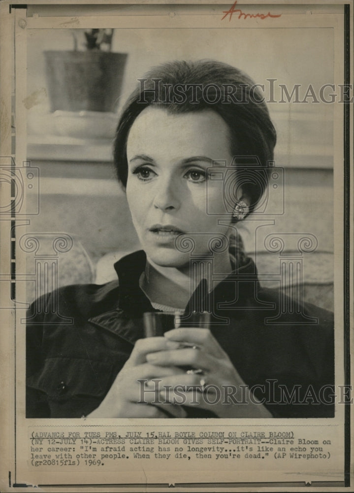 1969 Actress Claire Bloom Self Portrait - Historic Images