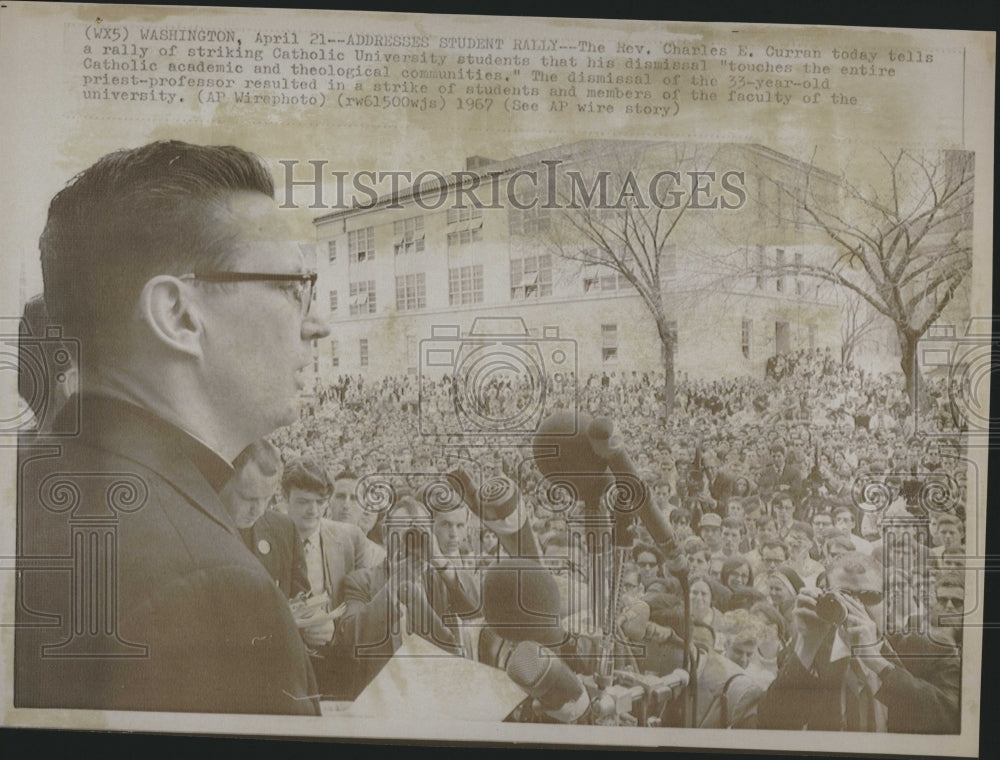 1967 Press Photo Rev Charles Curran Catholic University - Historic Images