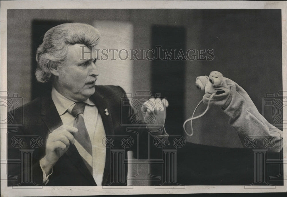 1972 Press Photo Walter Charles Film Actor Singer Mich - RRV18173 - Historic Images